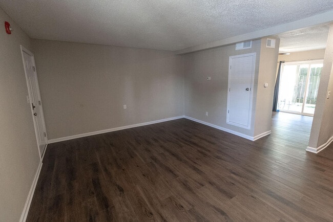 Building Photo - 105 N Garth Ave