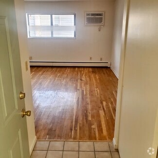 Building Photo - 3709 Drake Ave