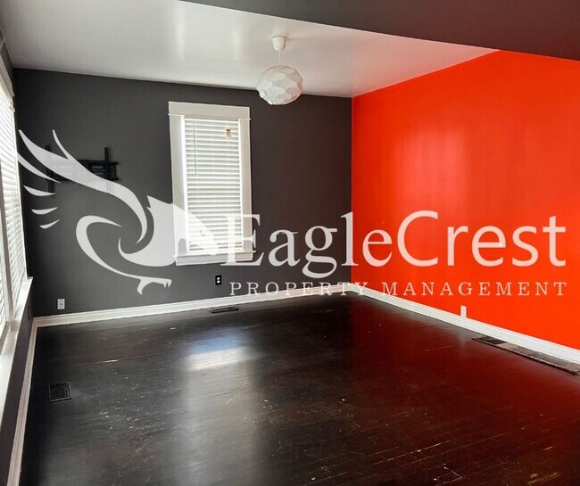 Foto del edificio - Two-Story, 3-bedroom home
