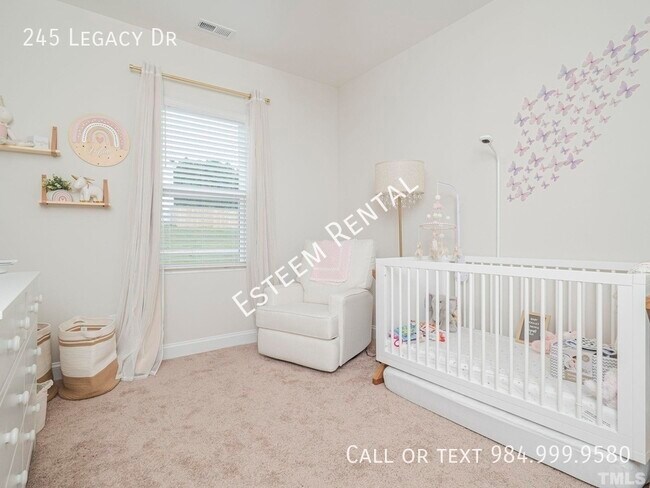 Foto del edificio - 245 Legacy Dr