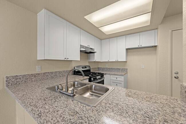 Foto del edificio - 12737 Rosecrans Ave