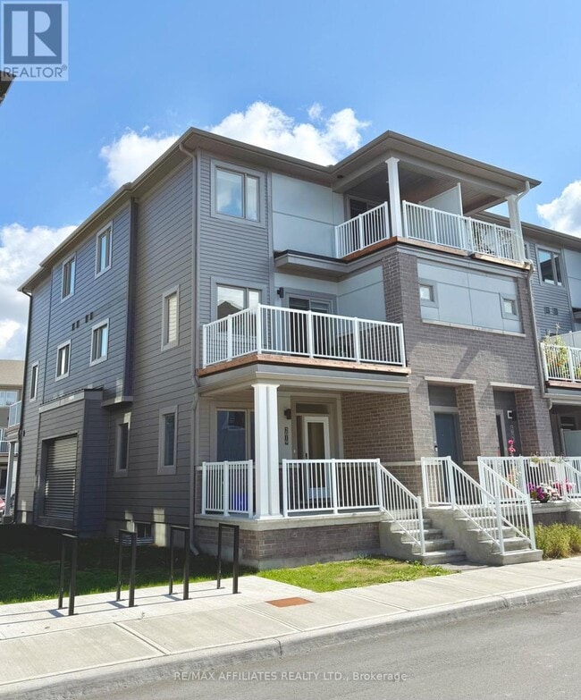 Building Photo - 2021 Blossite Private