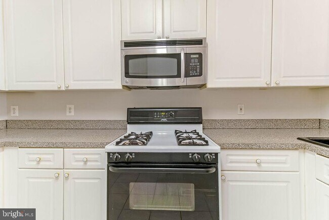 Foto del edificio - 2720 Bellforest Ct