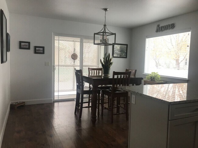 Building Photo - Beautiful 3 bed, 2 bath in the desirable Stonegate Neighborhood