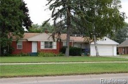 Primary Photo - 685 E Maple Rd