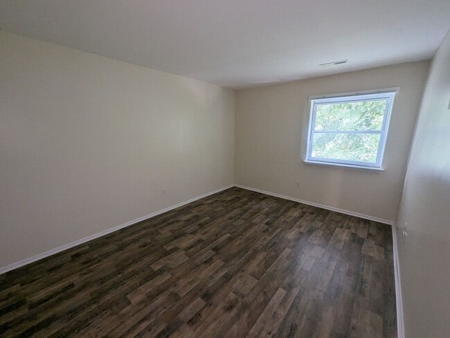 Foto del edificio - 9439 Woodbridge Rd