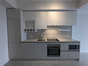 Building Photo - 950 Portage Pkwy