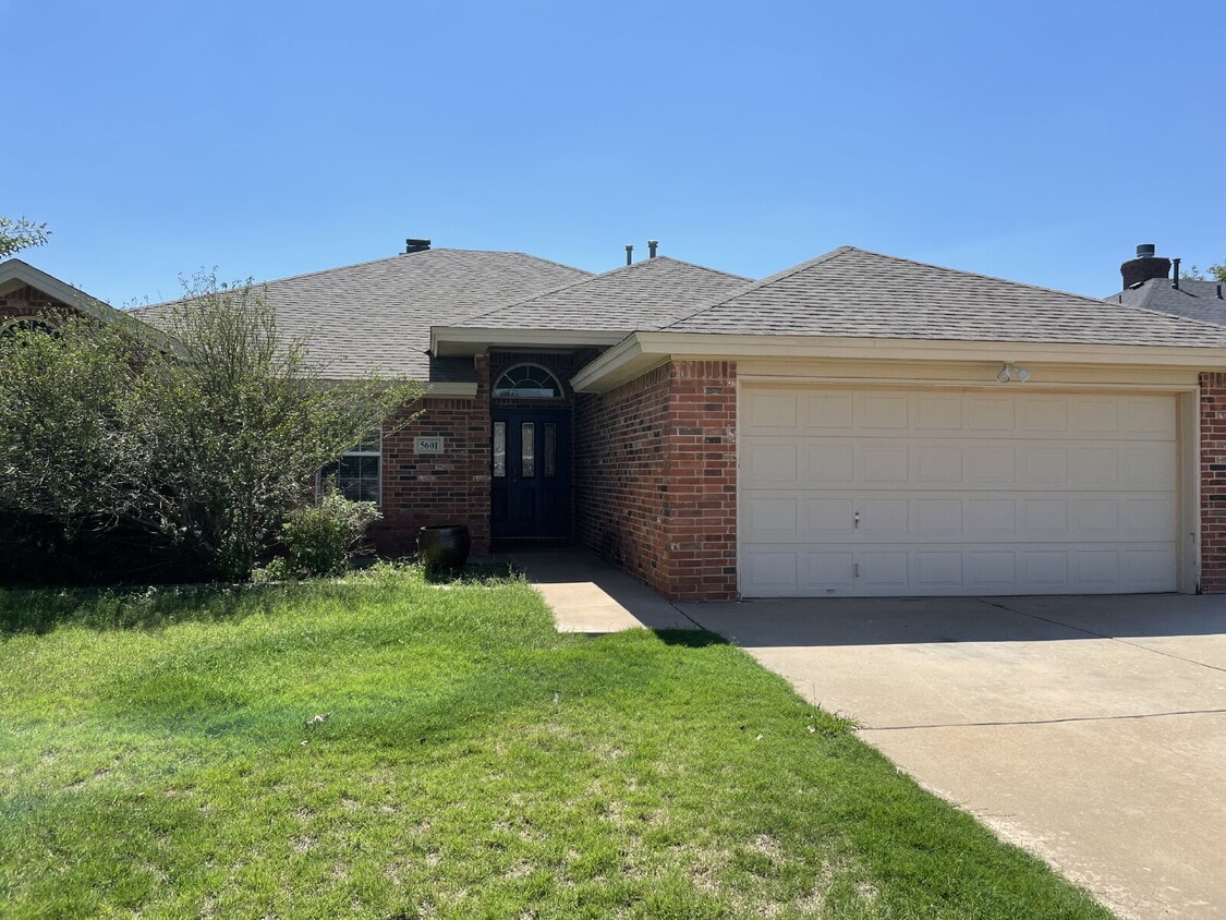 Foto principal - 5601 100th St