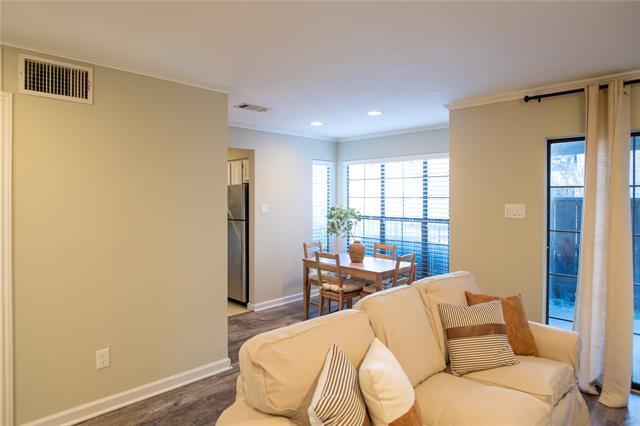 Building Photo - 2719 Silver Creek Dr