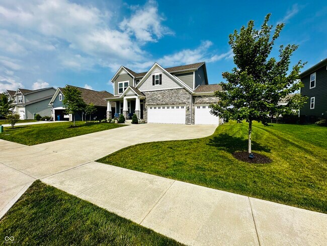 Building Photo - 10553 Stableview Dr