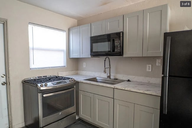 Photo - 1022 S Montezuma Ave Apartment