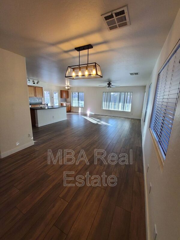 Building Photo - 5227 W Desert Ln