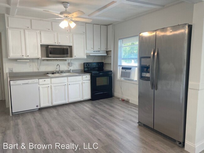 Building Photo - 2 br, 2 bath House - 703 Brown St.