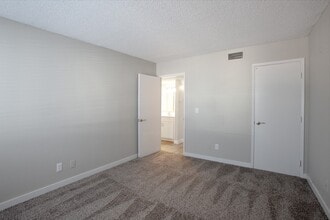 Building Photo - Ascent on Pantano
