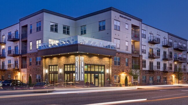 Building Photo - 2725 4th Ave S