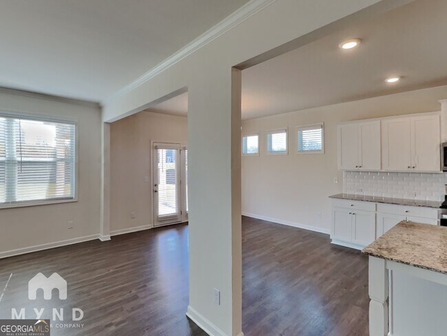Foto del edificio - 4610 Bramblett Grove Pl