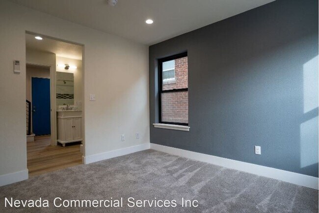 Building Photo - 120 Martin St