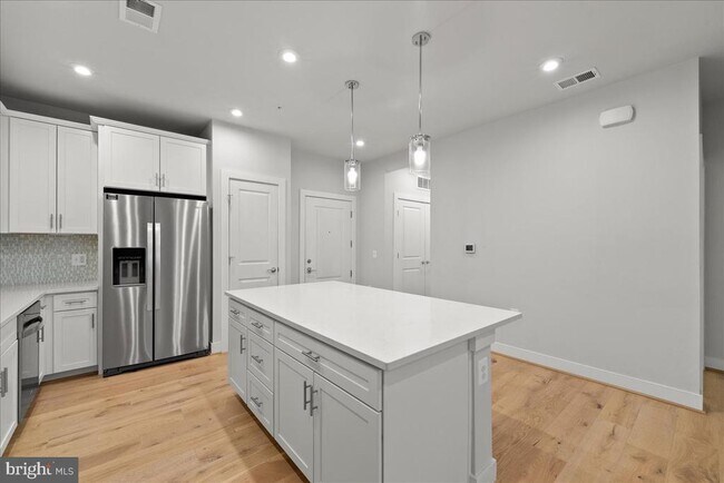 Foto del edificio - 2320 Field Point Rd