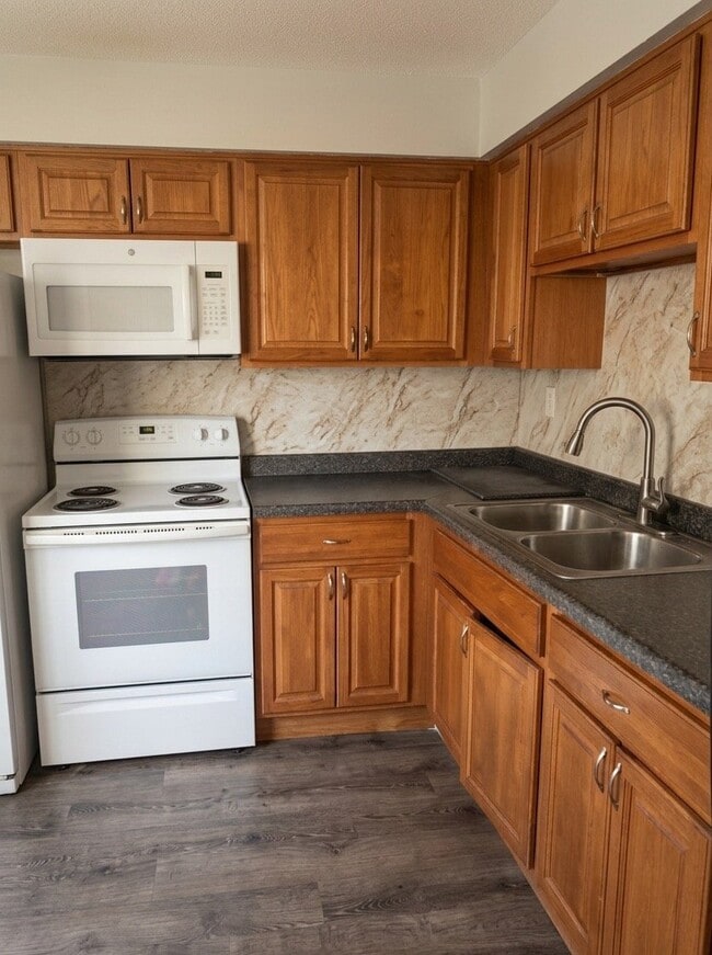 Photo - 797 Babbitt Rd Apartment