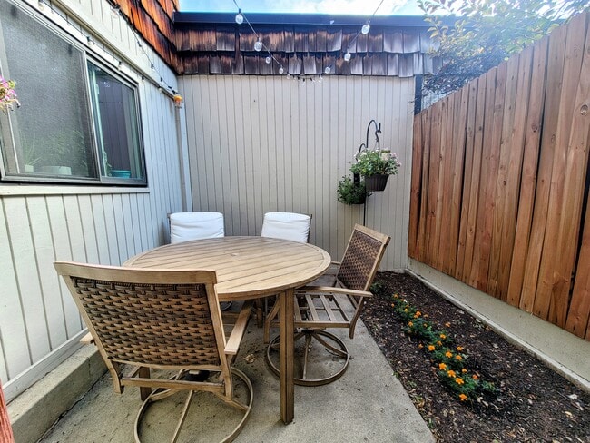 Foto del edificio - 6450 Wright St