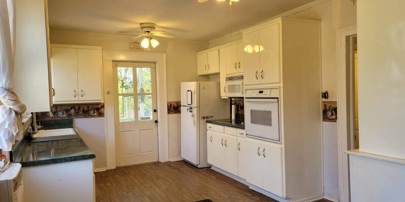 Primary Photo - 505 E River Street