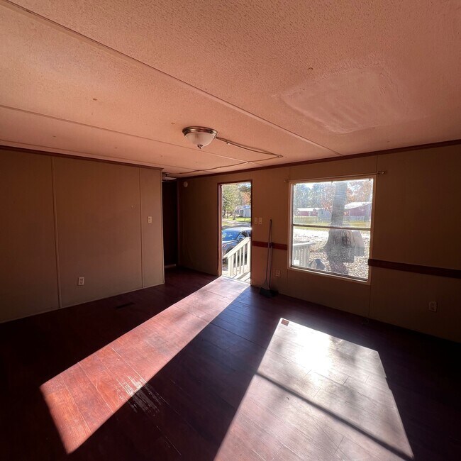 Foto del edificio - 1481 Holly Grove Rd