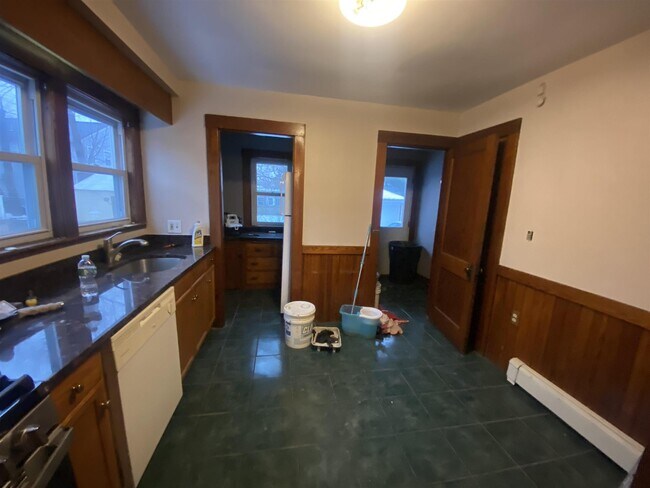 Foto del edificio - 30 Holton St