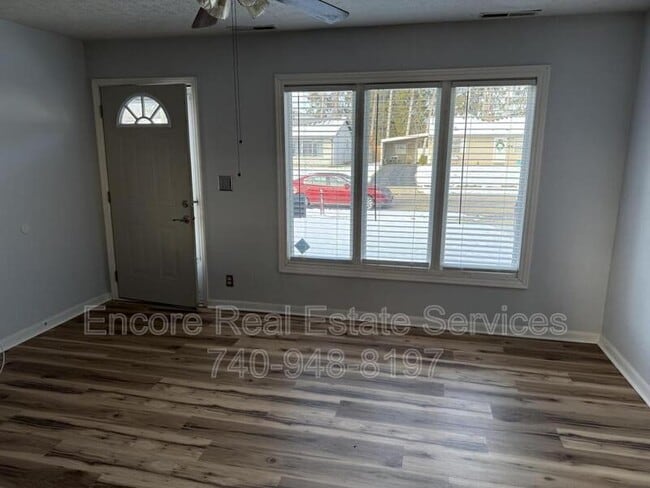 Building Photo - 545 Seneca Dr