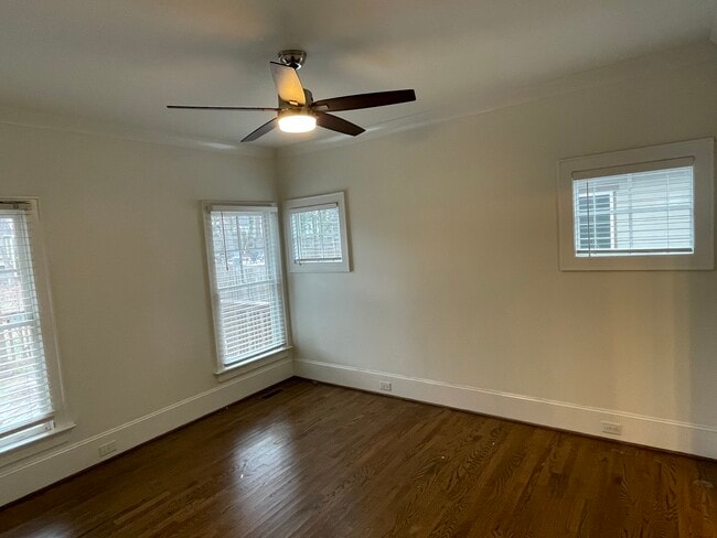 Foto del edificio - 2321 Barry St