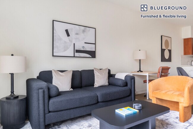 Foto del edificio - 11000 NE 10th St