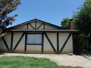 Building Photo - 612 N 4th St