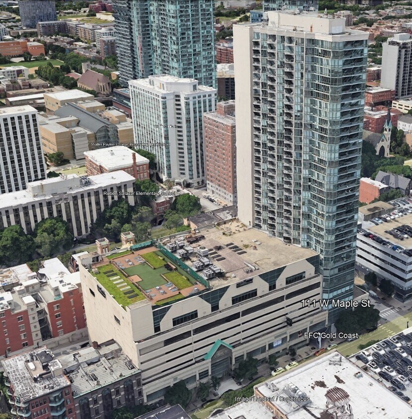 Foto principal - 111 W Maple St