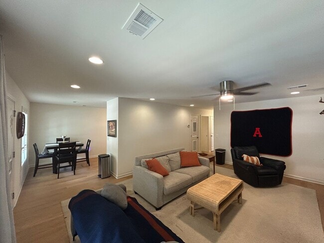 Photo - Super Cute One Level Home in Shelton Park