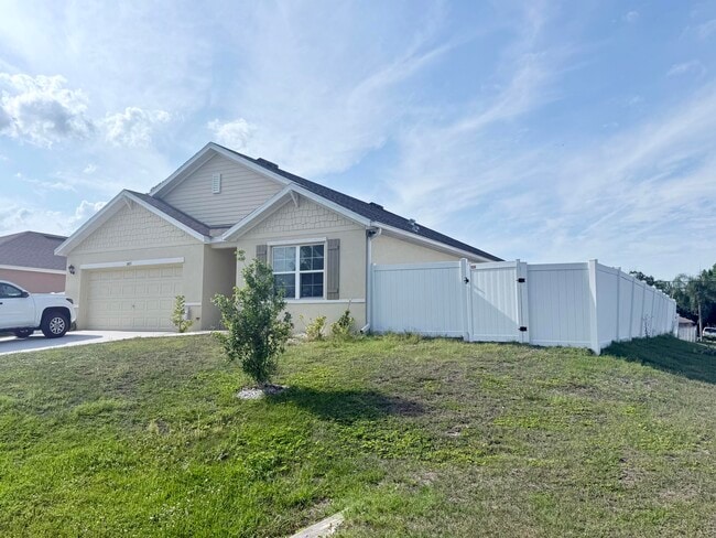 Building Photo - 1405 Pace Dr NW