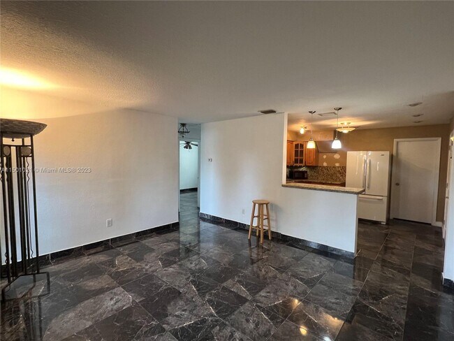 Foto del edificio - 6520 Fletcher St