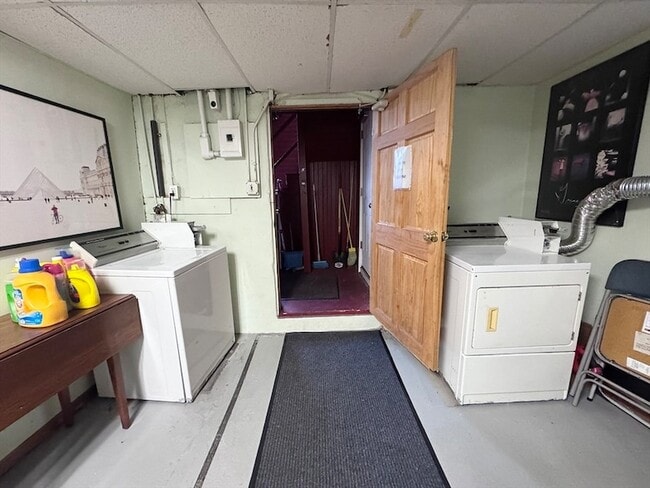 Building Photo - 260 Aspinwall Ave