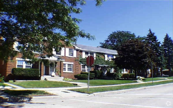 Primary Photo - 6246-6260 W Peterson Ave
