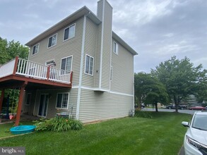 Building Photo - 17 Hidden Cove Ct