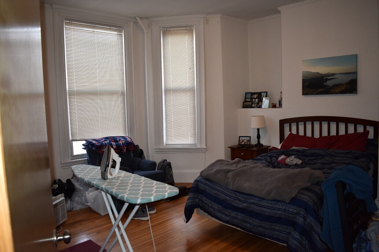Primary Photo - 38 Newton St