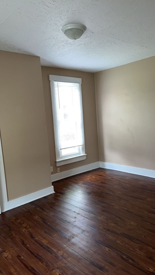 Building Photo - 114 Moore St 3BR/1BA (Middletown)