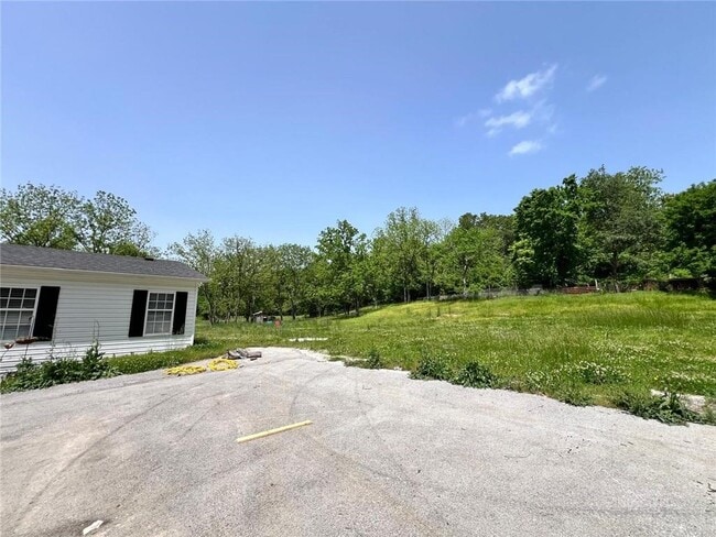 Building Photo - 22027 Fern Rd