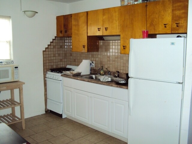 Building Photo - 411 S Cass Ave