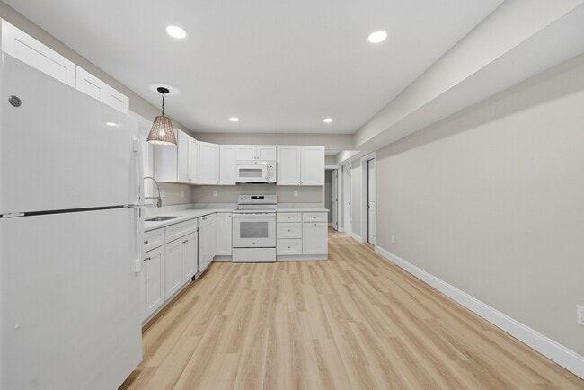 Building Photo - 104 Hilltop Dr