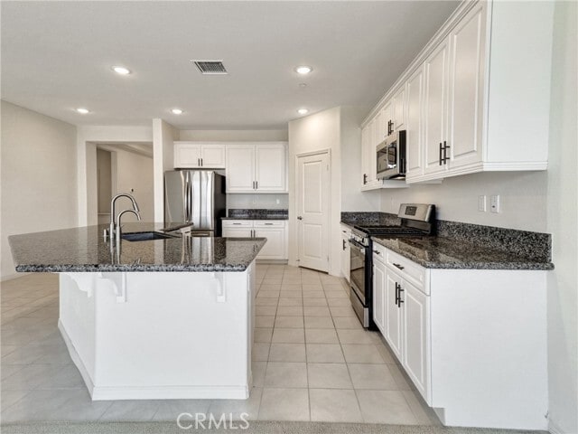 Building Photo - 43885 Arancia Way