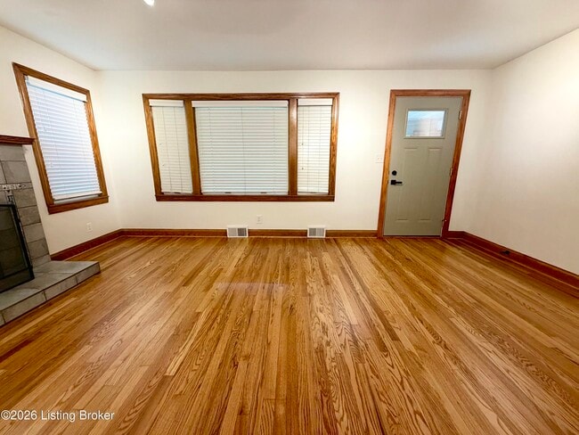 Building Photo - 2219 Woodbourne Ave