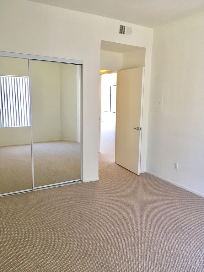 West Beach Place Apartments Los Angeles, CA