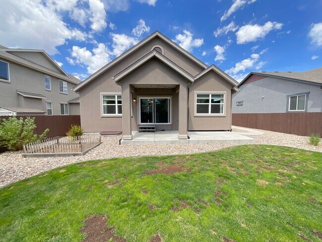 Building Photo - 4 Bedroom Home Available Near Old Ranch Rd & N Powers Blvd