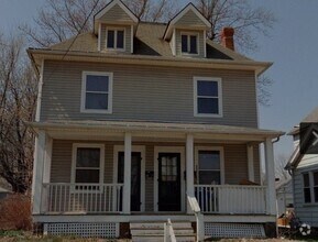 Building Photo - 460 S Main St