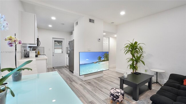 Foto del edificio - 1441 NE 154th Terrace