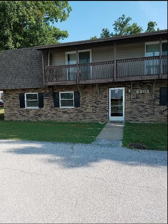one and three bedrooms - Ten Oaks